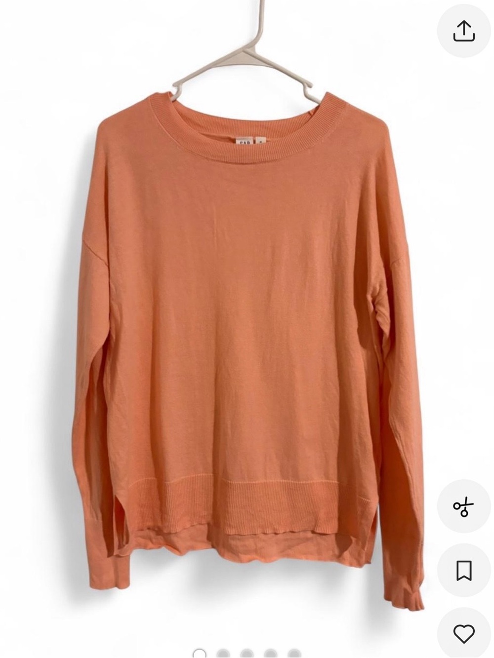 GAP Peach Crewneck Sweater. Women size M